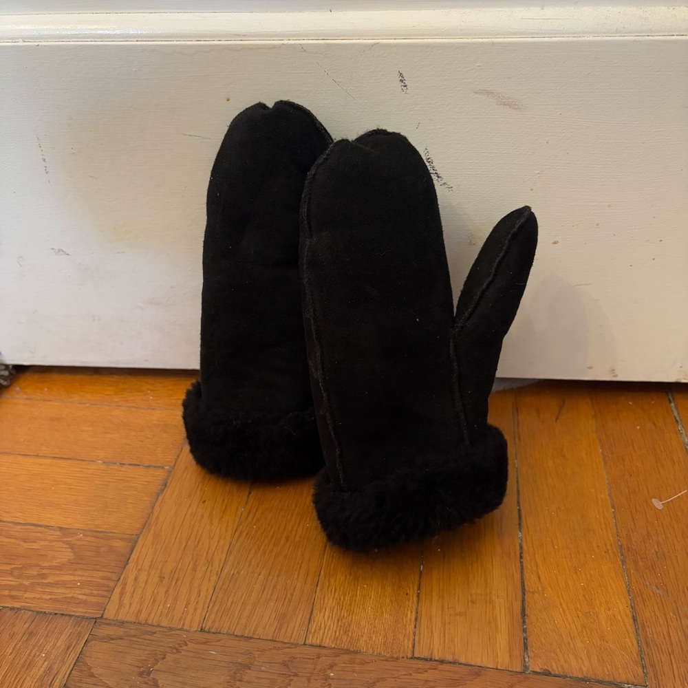Black Mittens with Fur Trim